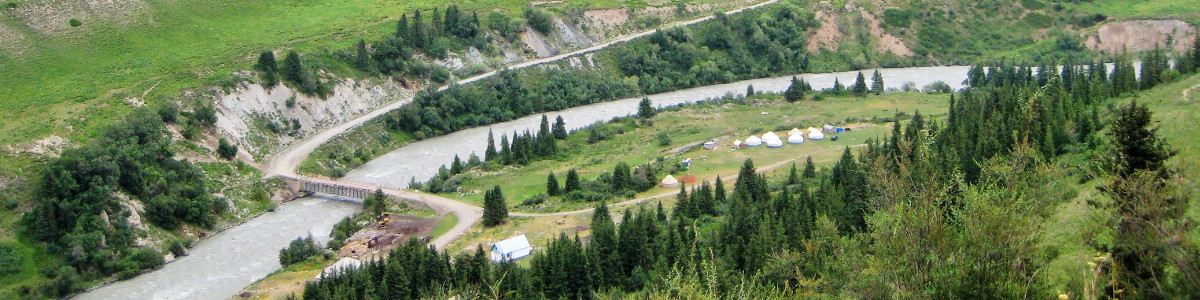Eki Naryn yurt camp